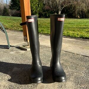 Women Hunter Rain Boots Size 8W black, original tall boots.